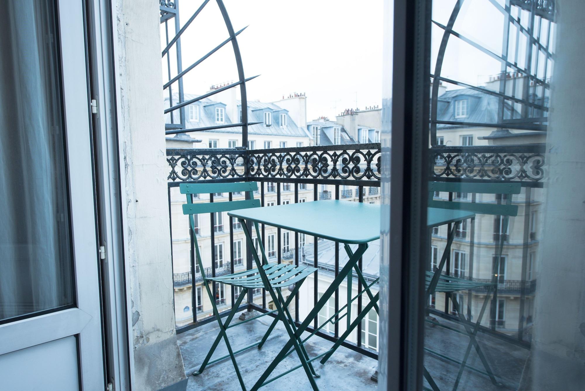 Home Latin Paris Exterior foto