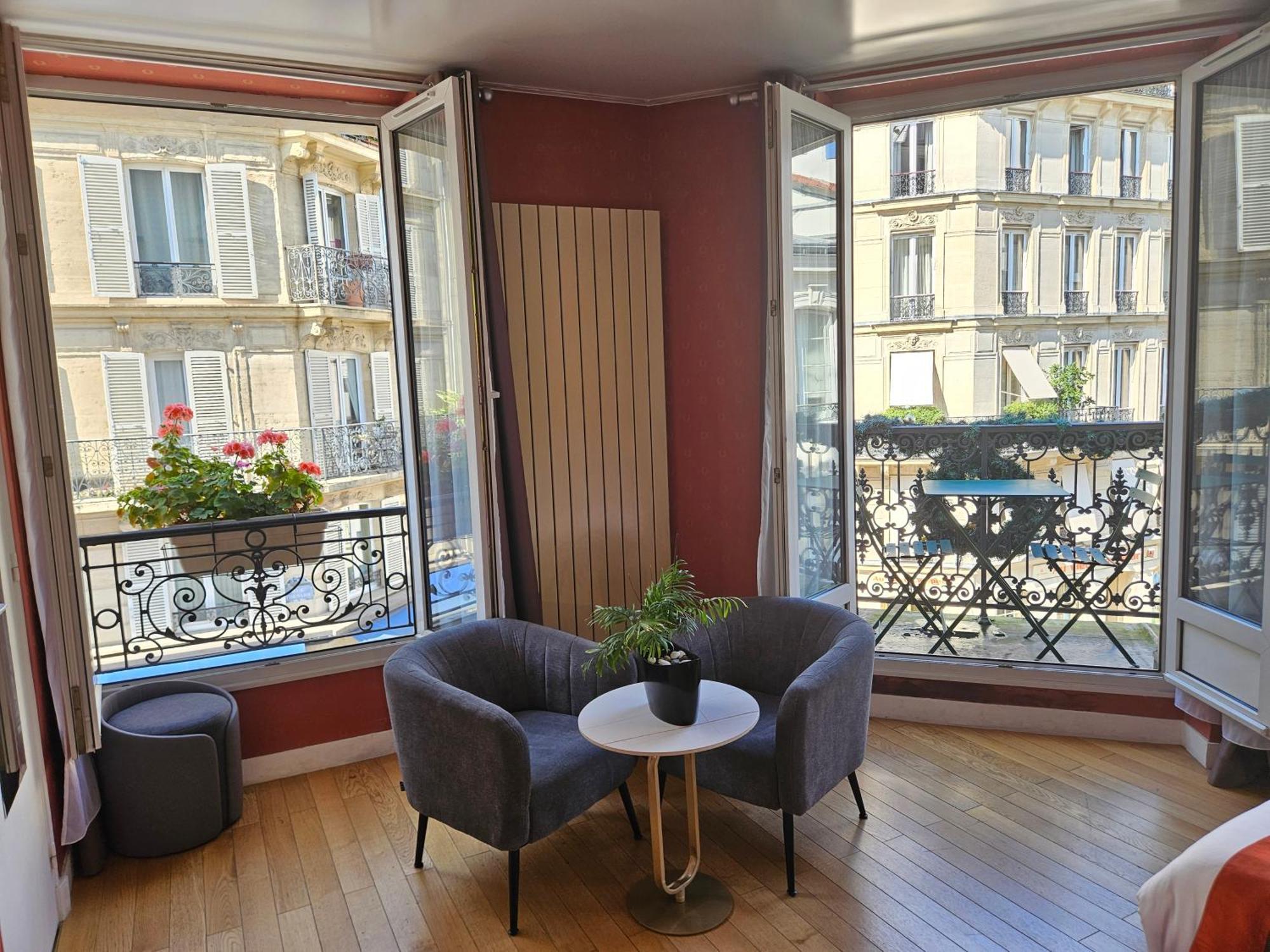 Home Latin Paris Exterior foto